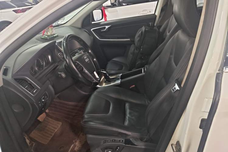 Used Volvo XC60 2015 T5 Smart Upgrade Model Left Front Seat