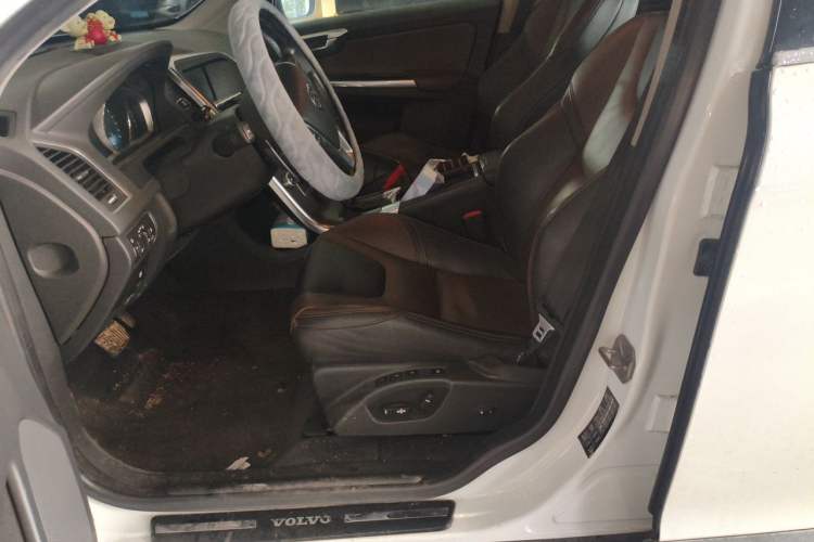 Used Volvo XC60 2015 T5 AWD Smart Drive Edition Left Front Seat