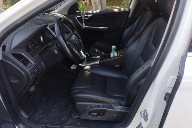 Used Volvo XC60 2015 T5 Smart Upgrade Model Left Front Seat