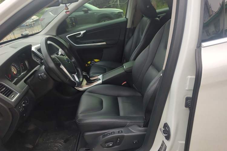 Used Volvo XC60 2015 T5 Smart Upgrade Model Left Front Seat