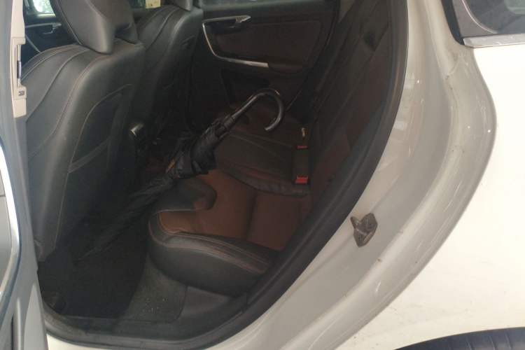 Used Volvo XC60 2015 T5 AWD Smart Drive Edition Left Rear Seat