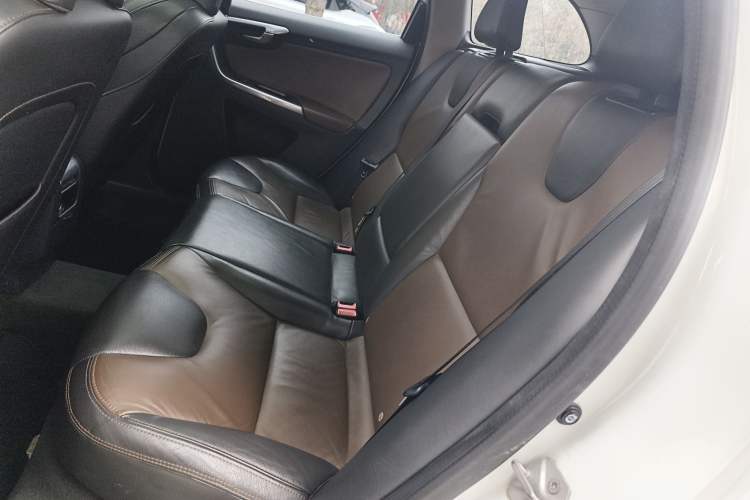 Used Volvo XC60 2015 T5 AWD Smart Drive Edition Left Rear Seat
