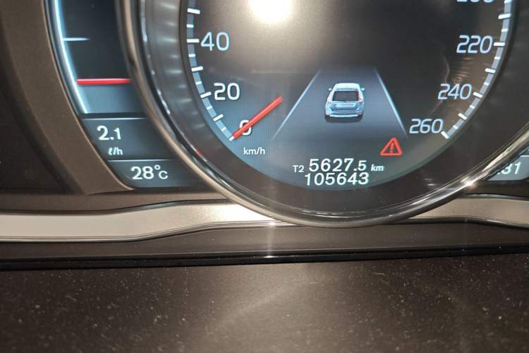 Used Volvo XC60 2015 T5 AWD Smart Drive Edition Odometer Close Up