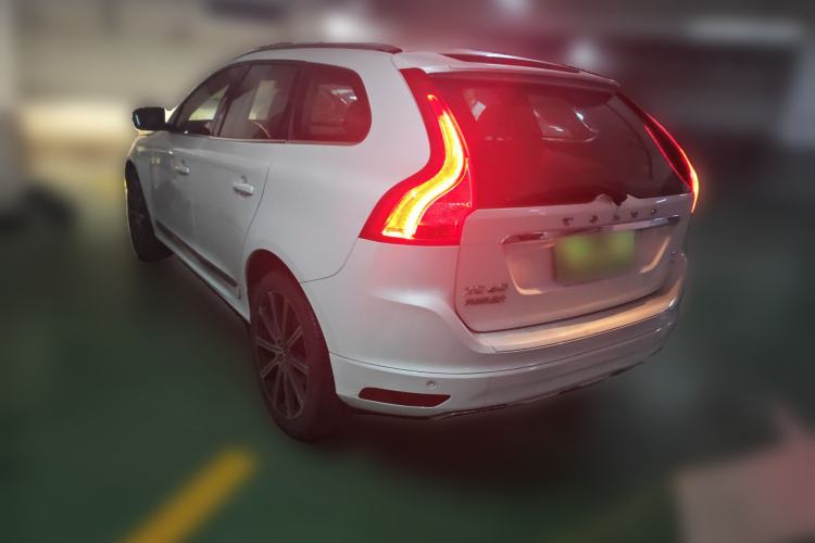 Used Volvo XC60 2015 T6 AWD Smart Version Rear Left 45 Deg