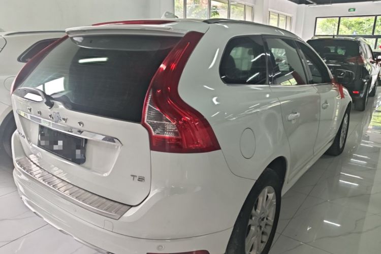 Used Volvo XC60 2015 T5 Smart Upgrade Model Rear Right 45 Deg