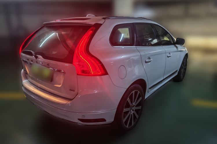 Used Volvo XC60 2015 T6 AWD Smart Version Rear Right 45 Deg
