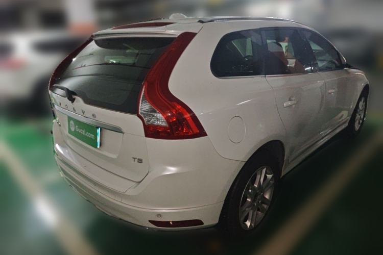 Used Volvo XC60 2015 T5 Smart Upgrade Model Rear Right 45 Deg
