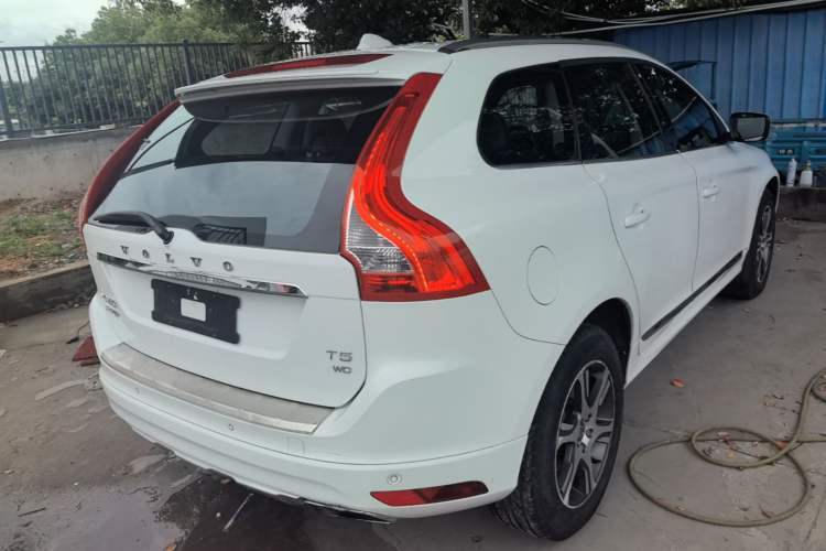 Used Volvo XC60 2015 T5 AWD Zhiyuan Edition Rear Right 45 Deg