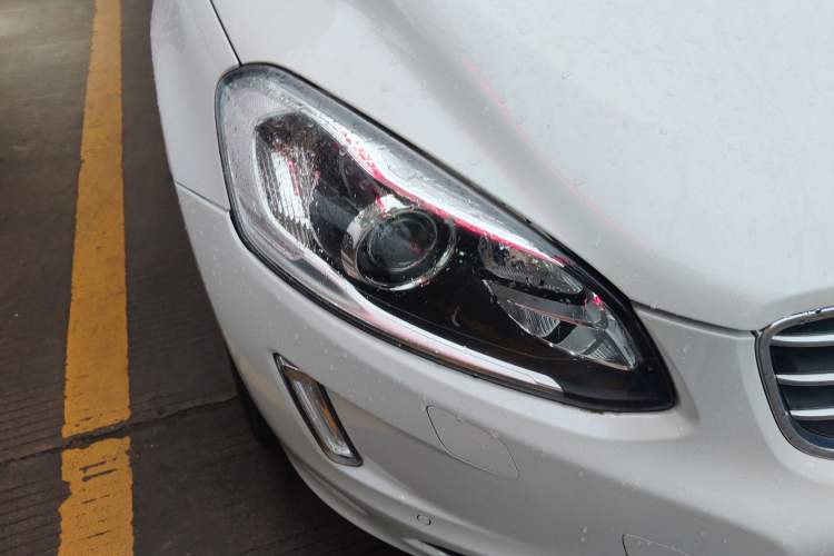 Used Volvo XC60 2015 T5 Smart Upgrade Model Right Front Headlight