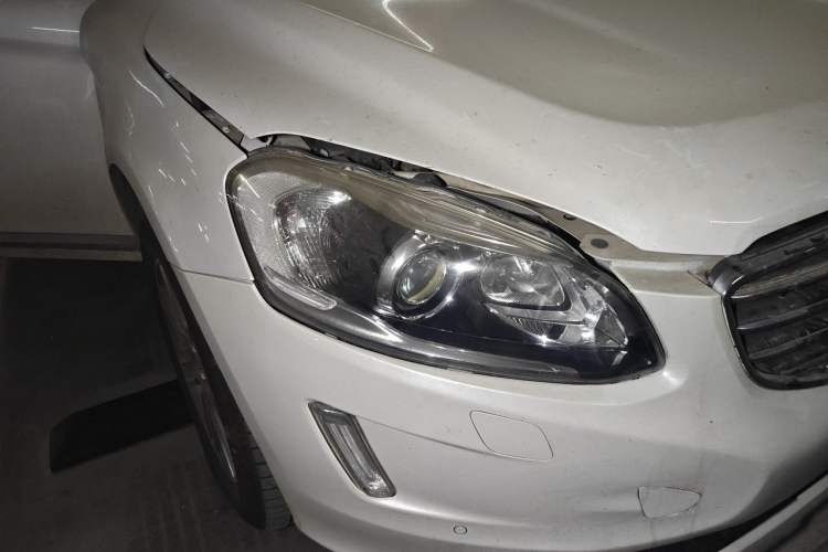 Used Volvo XC60 2015 T5 Smart Upgrade Model Right Front Headlight