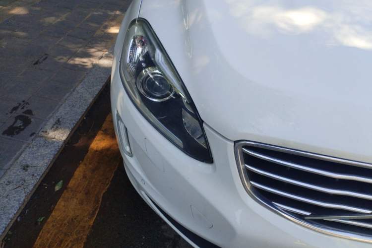 Used Volvo XC60 2015 T5 Smart Upgrade Model Right Front Headlight
