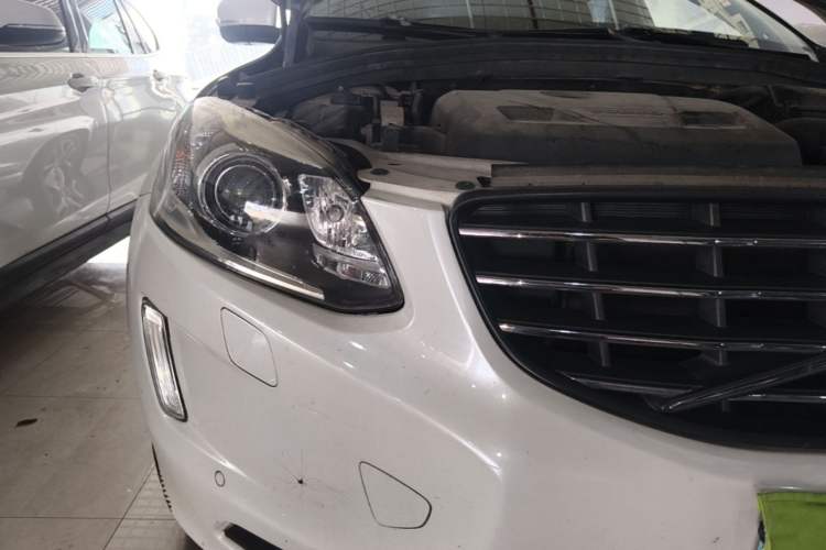Used Volvo XC60 2015 T5 Smart Upgrade Model Right Front Headlight