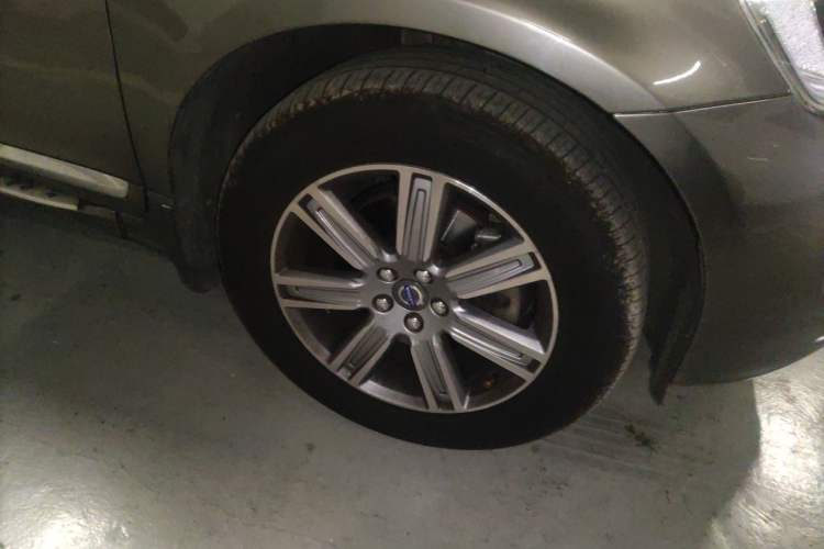 Used Volvo XC60 2015 T5 Smart Upgrade Model Right Front Wheel Hub