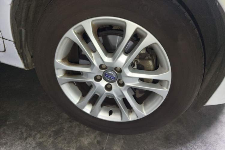 Used Volvo XC60 2015 T5 Smart Upgrade Model Right Front Wheel Hub
