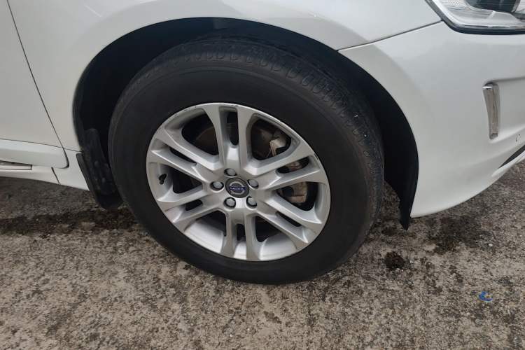 Used Volvo XC60 2015 T5 Smart Upgrade Model Right Front Wheel Hub