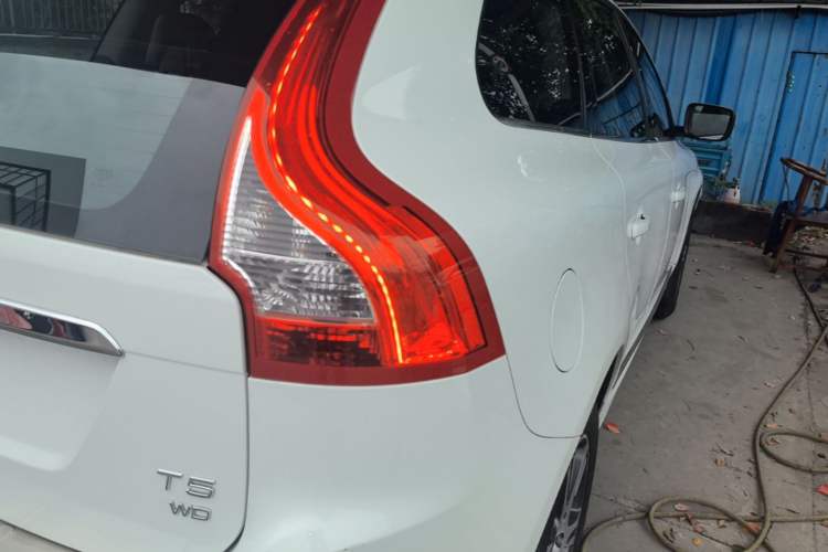 Used Volvo XC60 2015 T5 AWD Zhiyuan Edition Right Rear Taillight
