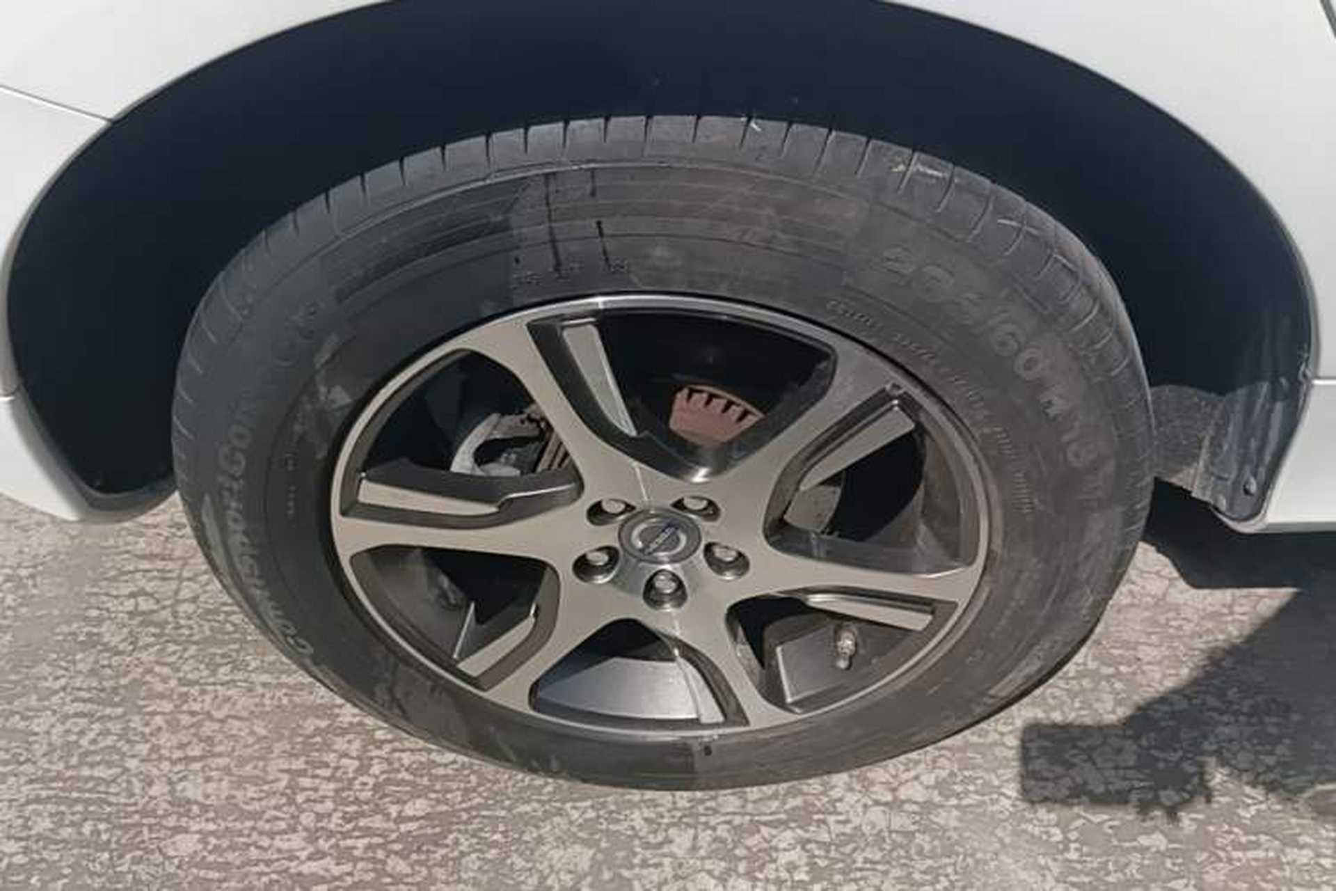 Used Volvo XC60 2015 T5 AWD Zhiyuan Edition Right Rear Wheel Hub