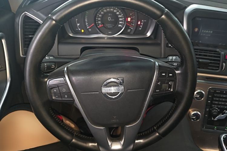 Used Volvo XC60 2015 T5 Smart Upgrade Model Steering Wheel