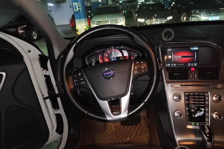 Used Volvo XC60 2015 T5 AWD Zhiyuan Edition Steering Wheel