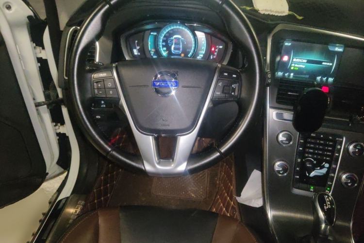 Used Volvo XC60 2015 T5 Smart Upgrade Model Steering Wheel
