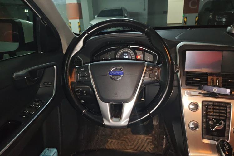 Used Volvo XC60 2015 T5 Smart Upgrade Model Steering Wheel
