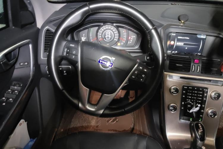 Used Volvo XC60 2015 T5 Smart Upgrade Model Steering Wheel
