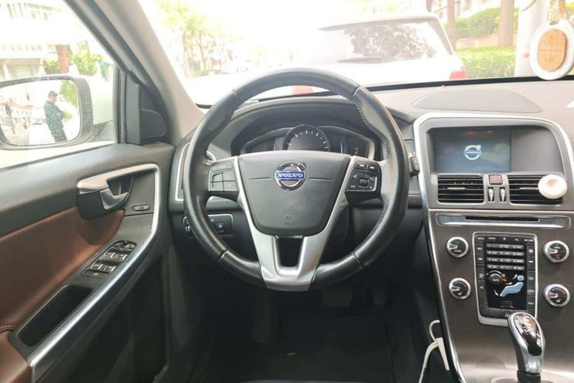 Used Volvo XC60 2015 T5 Smart Upgrade Model Steering Wheel