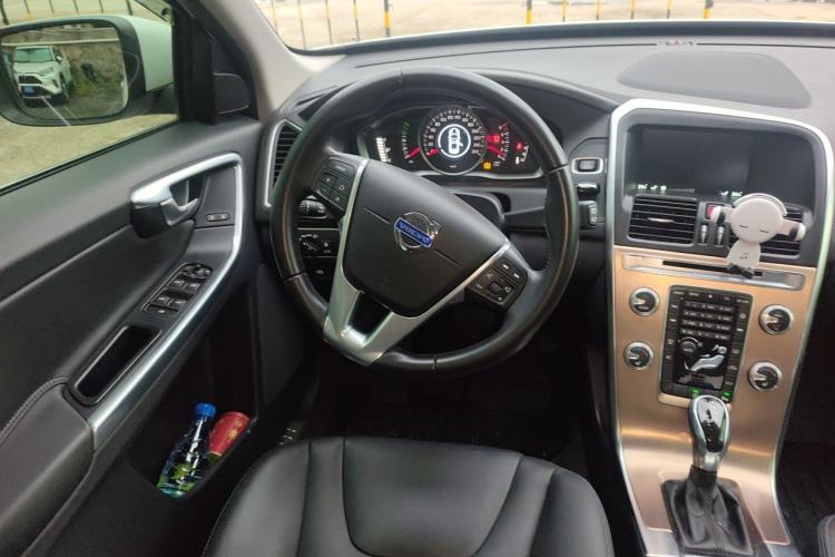 Used Volvo XC60 2015 T5 Smart Upgrade Model Steering Wheel