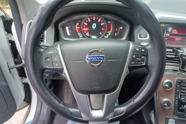 Used Volvo XC60 2015 T5 Smart Upgrade Model Steering Wheel