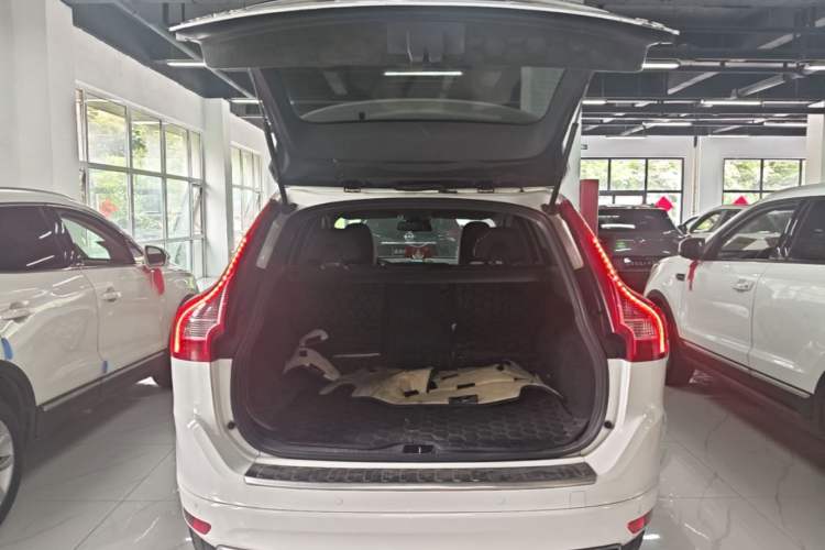 Used Volvo XC60 2015 T5 Smart Upgrade Model Trunk