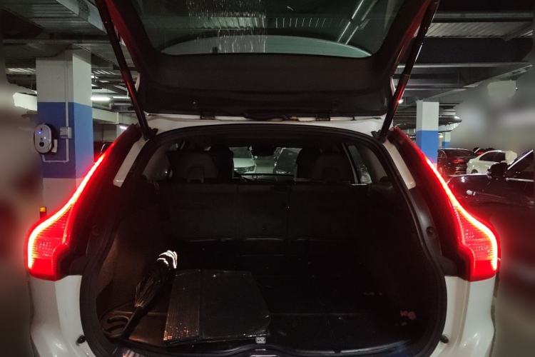 Used Volvo XC60 2015 T5 AWD Zhiyuan Edition Trunk