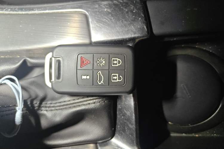 Used Volvo XC60 2015 T5 Smart Upgrade Model Vehicle Key
