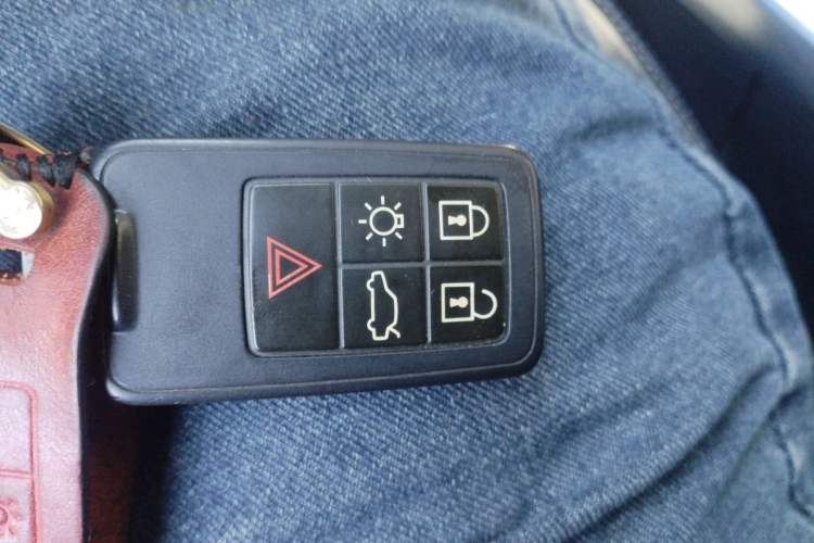 Used Volvo XC60 2015 T5 Smart Upgrade Model Vehicle Key