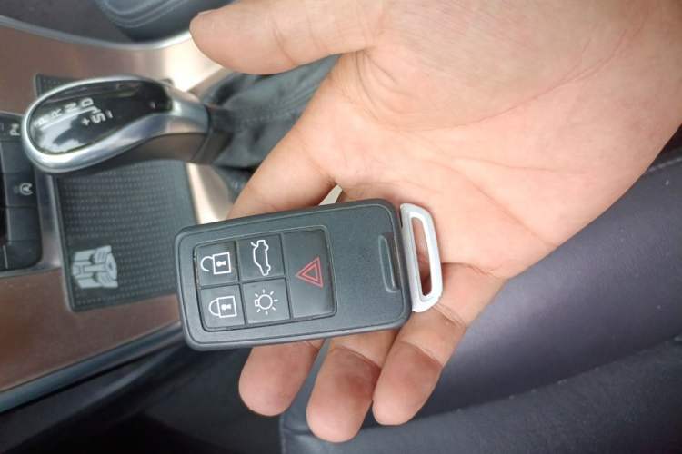 Used Volvo XC60 2015 T5 Smart Upgrade Model Vehicle Key
