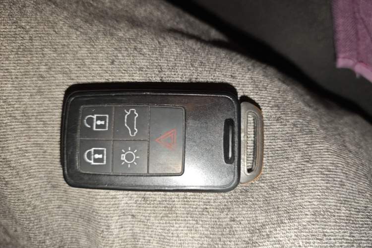 Used Volvo XC60 2015 T5 Smart Edition Vehicle Key