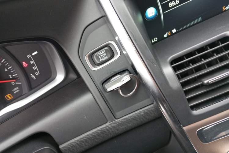 Used Volvo XC60 2015 T5 Smart Upgrade Model Vehicle Key