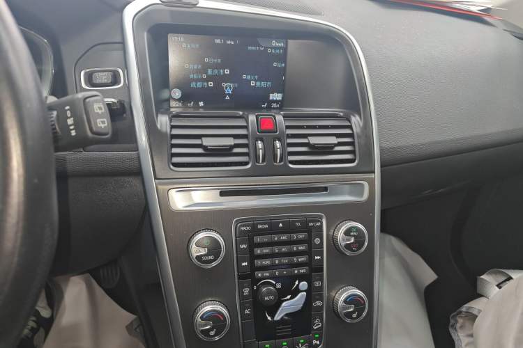Used Volvo XC60 2015 T5 AWD Zhiyuan Edition Audio And AC Panel