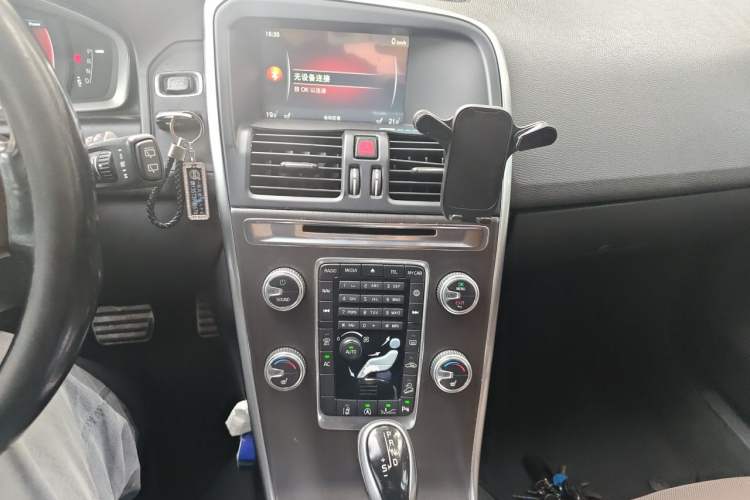 Used Volvo XC60 2015 T5 AWD Zhiyuan Edition Audio And AC Panel