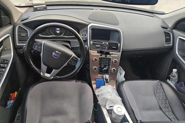 Used Volvo XC60 2015 T5 Smart Upgrade Model Center Console