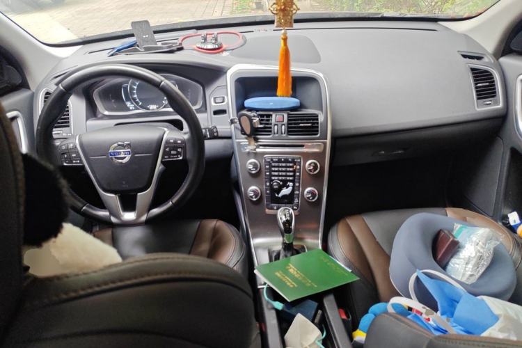 Used Volvo XC60 2015 T5 AWD Zhiyuan Edition Center Console