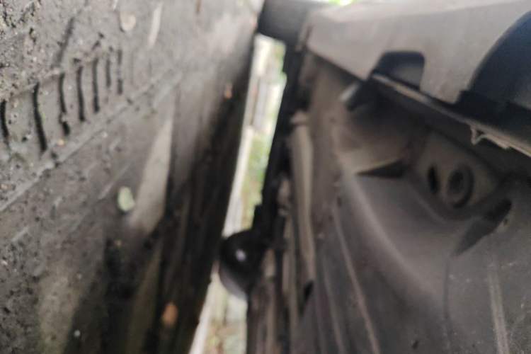 Used Volvo XC60 2015 T5 AWD Zhiyuan Edition Chassis Rear Left