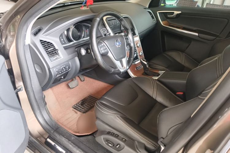 Used Volvo XC60 2015 T6 AWD Smart Version Driver Seat