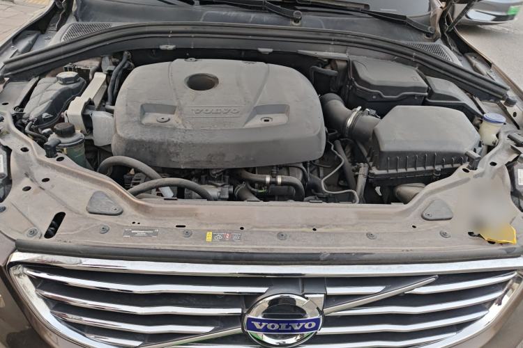 Used Volvo XC60 2015 T5 Smart Upgrade Model Engine Bay