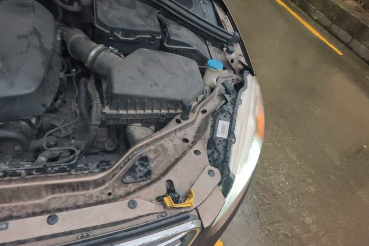 Used Volvo XC60 2015 T5 Smart Upgrade Model Engine Bay Left