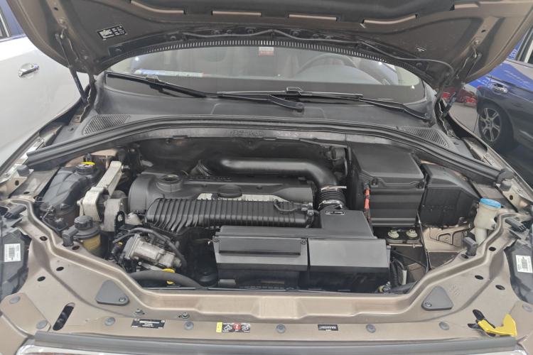 Used Volvo XC60 2015 T5 AWD Zhiyuan Edition Engine Bay