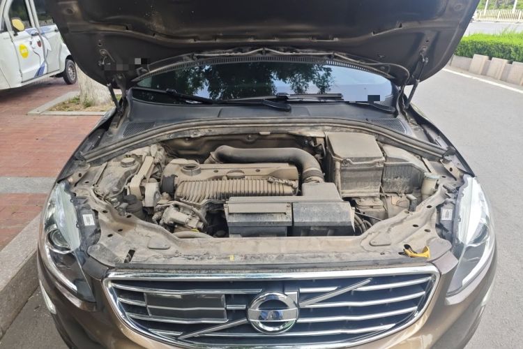 Used Volvo XC60 2015 T5 AWD Zhiyuan Edition Engine Bay