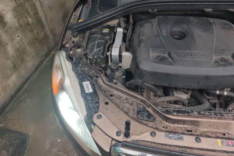 Used Volvo XC60 2015 T5 Smart Upgrade Model Engine Bay Right