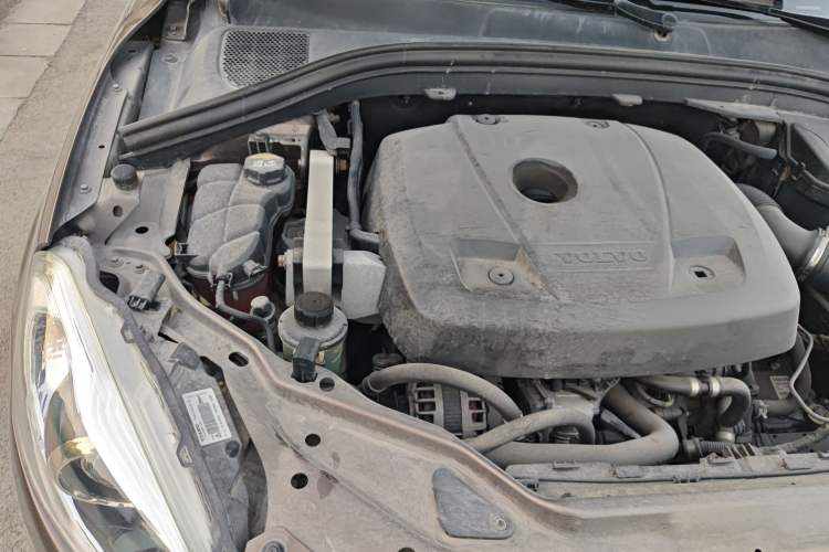 Used Volvo XC60 2015 T5 Smart Upgrade Model Engine Bay Right
