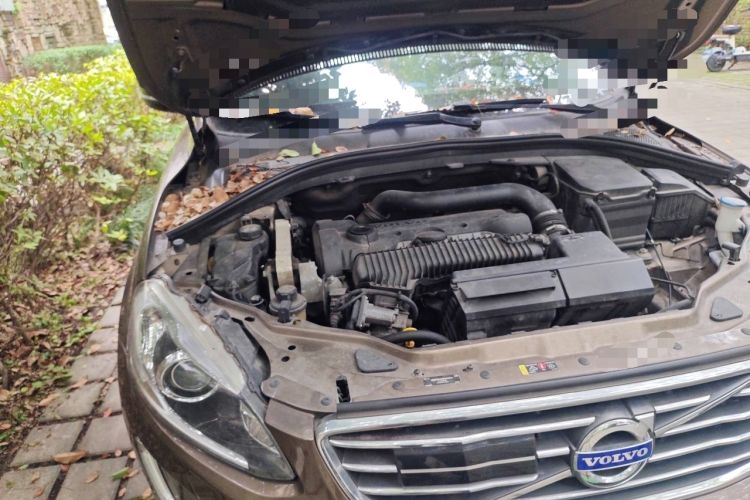 Used Volvo XC60 2015 T5 AWD Zhiyuan Edition Engine Bay Right