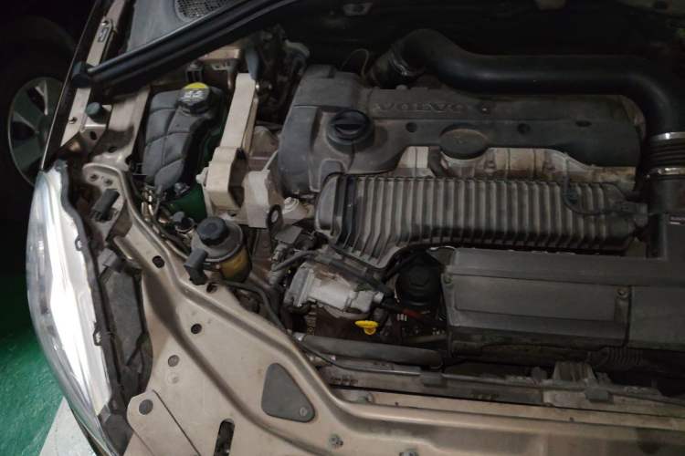 Used Volvo XC60 2015 T5 AWD Zhiyuan Edition Engine Bay Right